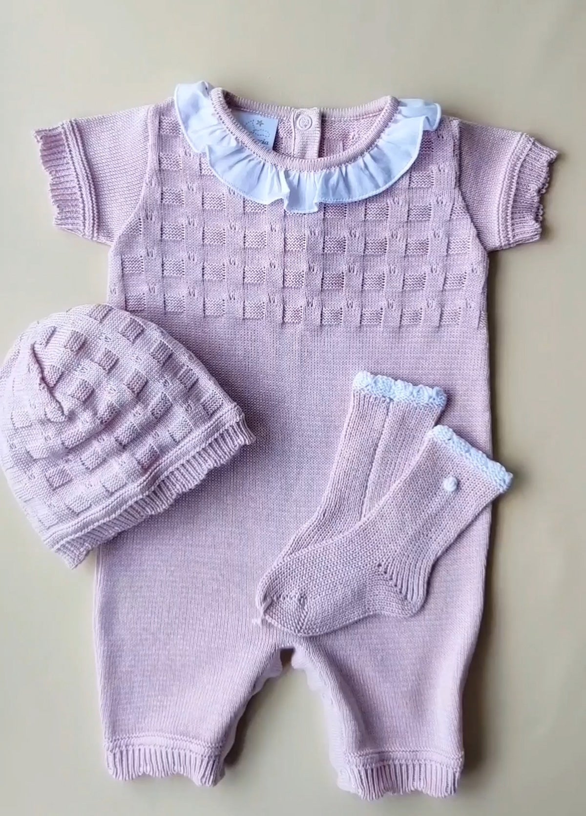 Primera muda color lila