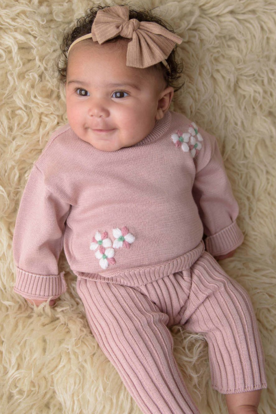 Conjunto para Niña - Elegancia Artesanal con Toque Moderno