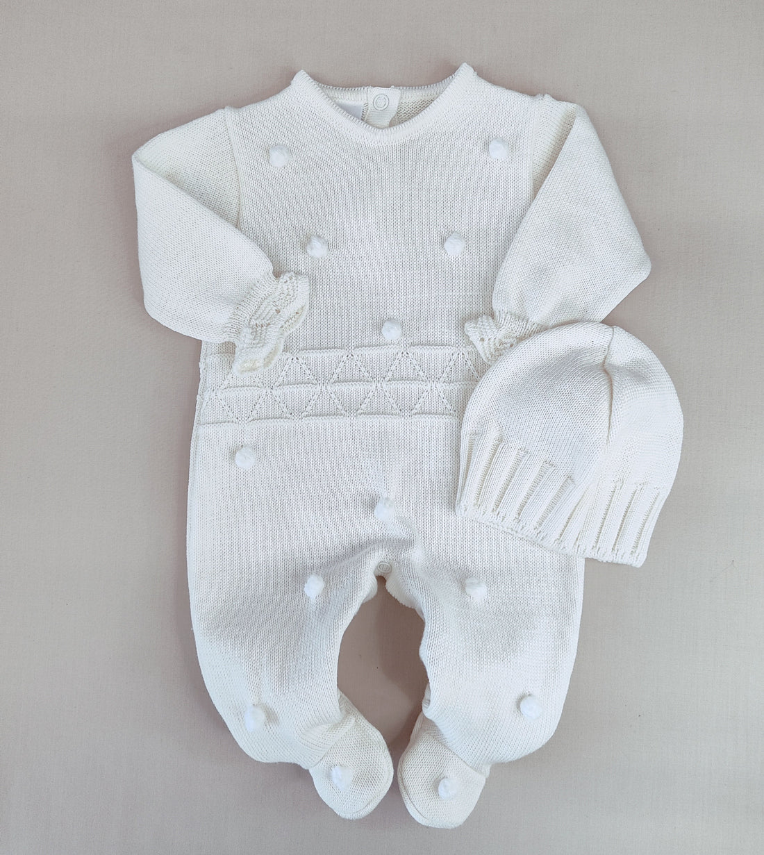 Pelele Neutro de Algodón con Detalle Bordado - Elegancia y Funcionalidad