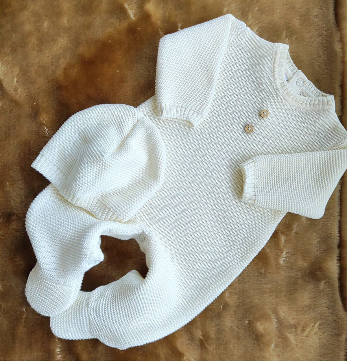 Conjunto de Pelele y Gorro en Algodón Color Marfil