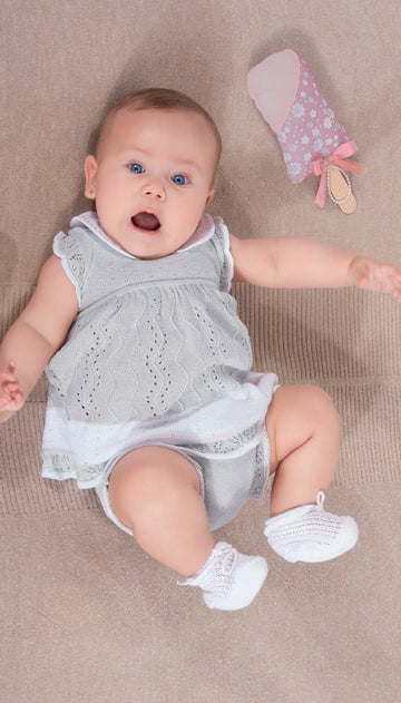 Vestido de Bebé en Tejido Innovador - Elegancia y Comodidad